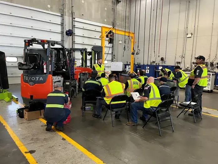 Does an Online Forklift Certificate Help You Get a Job